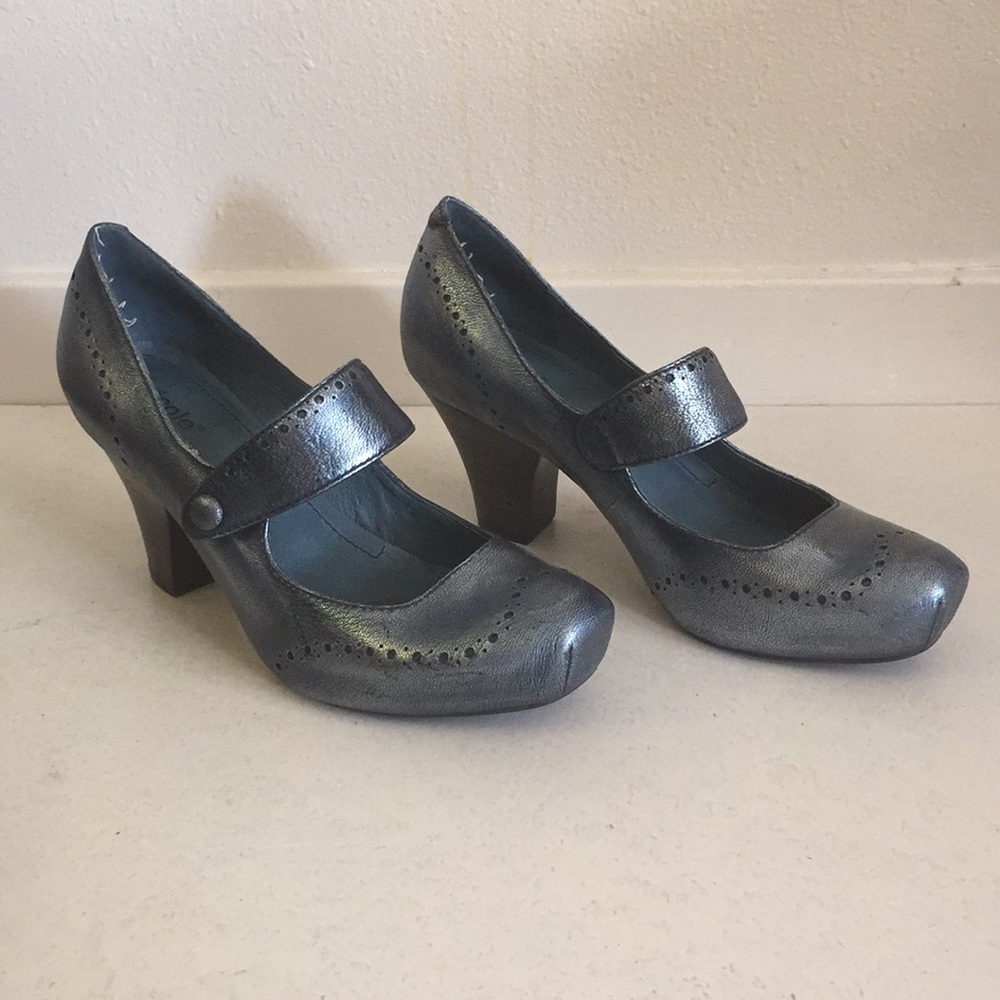 Nicole metallic blue heels